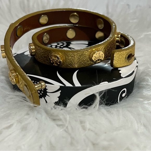 Tory Burch- Miller Leather Double Wrap Stud Bracelet in gold ✨ - Picture 3 of 9